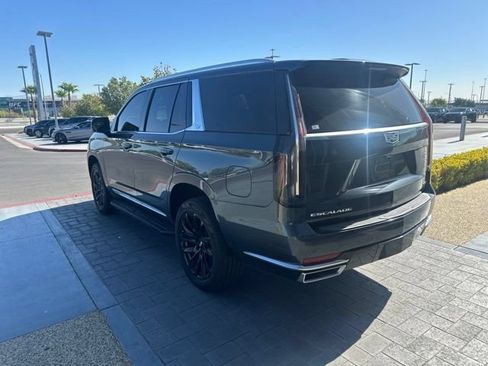Used 2021 Cadillac Escalade Premium Luxury w/ LPO, Illumination Package AWD/4WD image 7