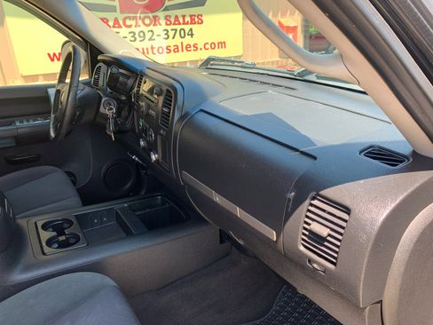 Used 2007 GMC Sierra 2500 SLE w/ EZ-Lift Tailgate Package image 32