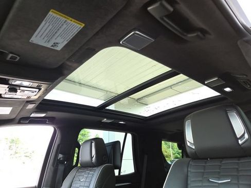 Used 2025 Cadillac Escalade Sport Platinum AWD/4WD image 7