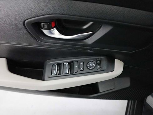 Used 2025 Honda Accord LX image 11