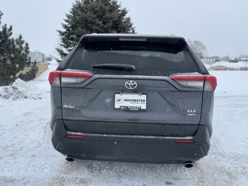 Used 2025 Toyota RAV4 XLE image 37