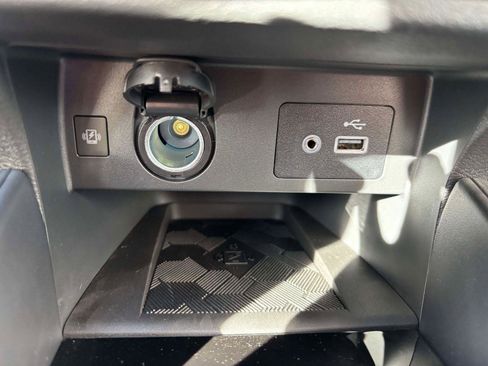 New 2025 Nissan Versa SV w/ Trunk Package image 19