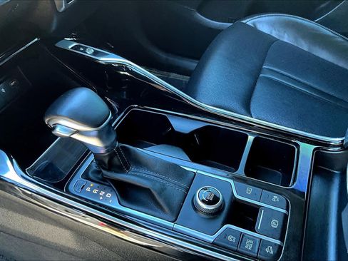 Used 2021 Kia Sorento SX image 17