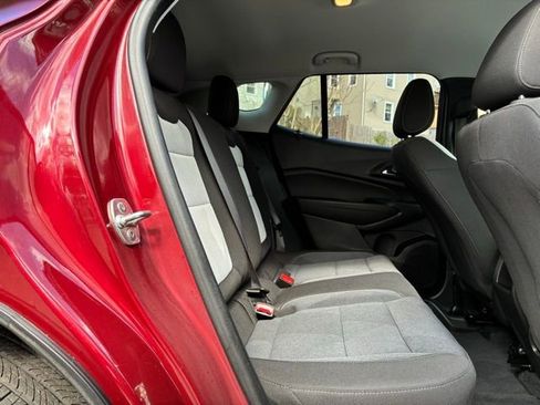 Used 2024 Chevrolet Trax LS w/ LS Convenience Package image 19