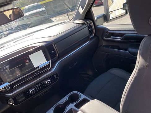 Used 2024 GMC Sierra 2500 SLE w/ SLE Convenience Package image 22