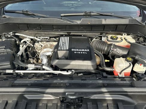 Used 2021 Chevrolet Silverado 1500 LT w/ LPO, Dark Essentials Package image 12