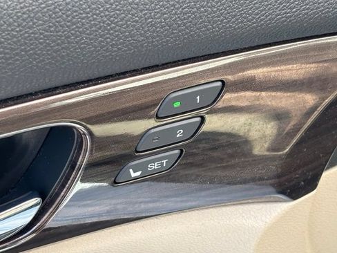 Used 2016 Honda Accord Touring image 4