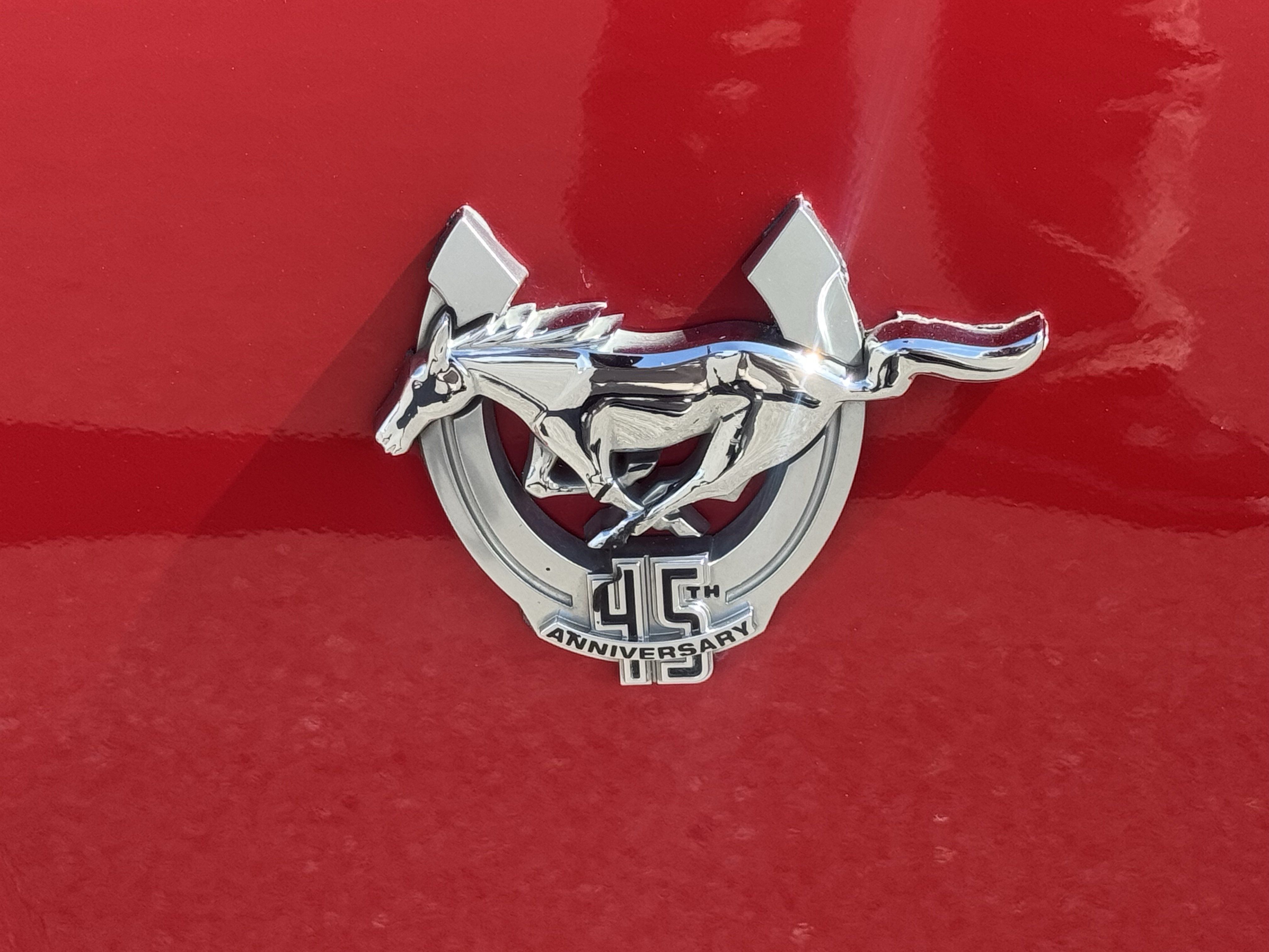 Used 2009 Ford Mustang Convertible RWD image 30
