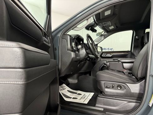 Used 2025 Chevrolet Silverado 1500 LT image 11