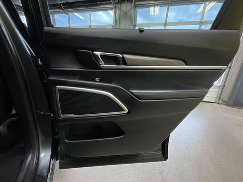 Used 2021 Kia Telluride EX w/ EX Premium Package image 25
