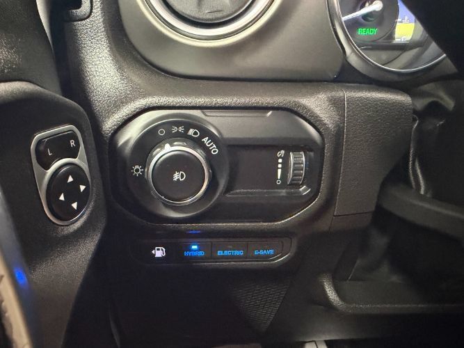 Used 2023 Jeep Wrangler Unlimited Rubicon 4xe w/ Cold Weather Group AWD/4WD image 22