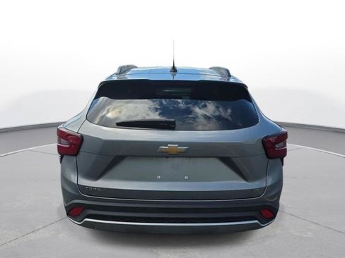 Used 2025 Chevrolet Trax LT w/ Driver Confidence Package FWD image 13