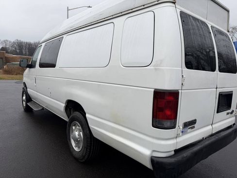 Used 2010 Ford E-350 and Econoline 350 XLT RWD image 11