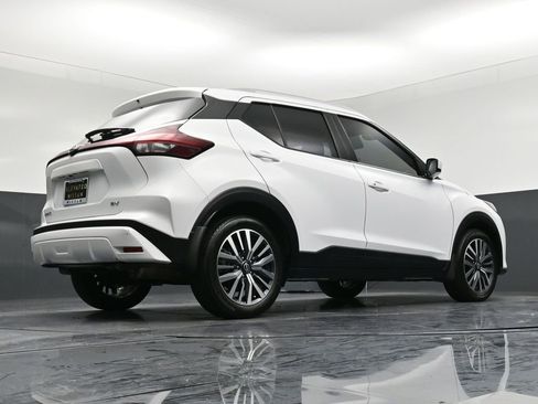 Used 2023 Nissan Kicks SV image 27
