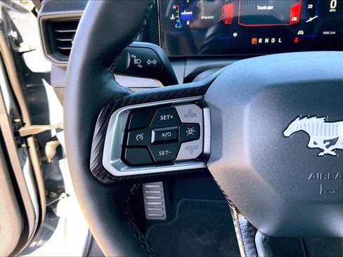 Used 2025 Ford Mustang Coupe RWD image 17
