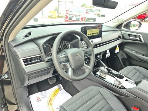 New 2026 Mitsubishi Outlander SE FWD image 9
