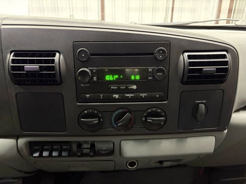 Used 2005 Ford F450 2WD Crew Cab Super Duty image 36