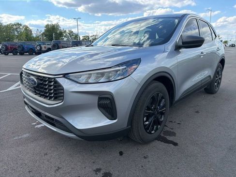 Used 2023 Ford Escape Active w/ Cold Weather Package FWD image 2