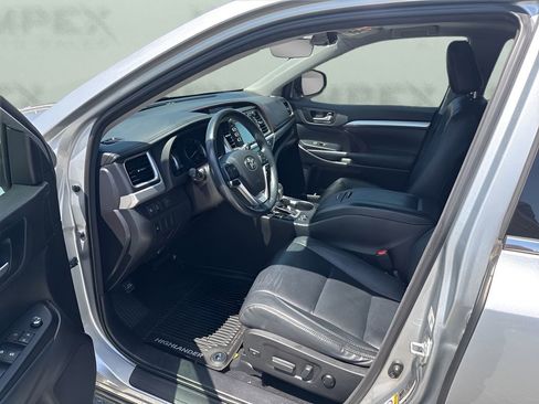 Used 2018 Toyota Highlander XLE image 9