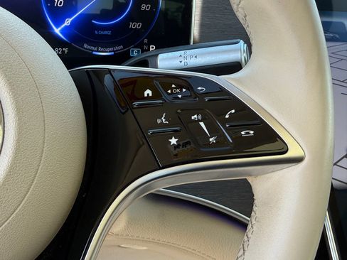 Used 2022 Mercedes-Benz EQS 450+ Sedan image 33