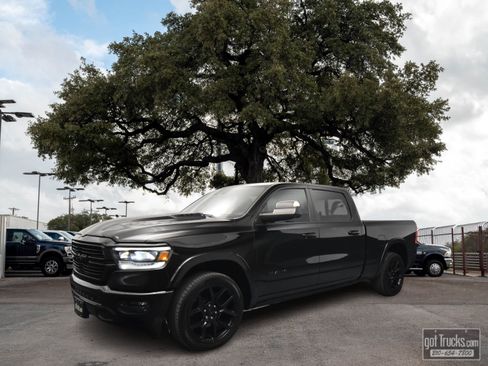 Used 2022 RAM 1500 Laramie AWD/4WD image 1