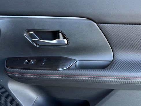 New 2026 Nissan Kicks SR FWD image 19