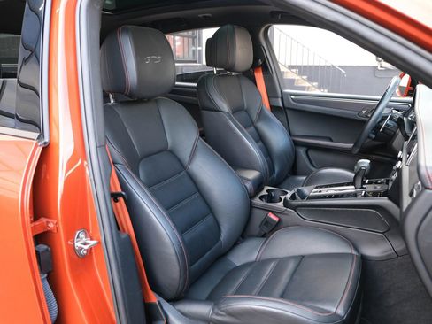 Used 2022 Porsche Macan GTS AWD/4WD image 49