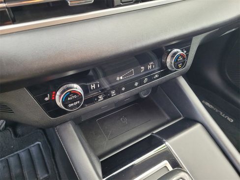 Used 2024 Mitsubishi Outlander SE image 18