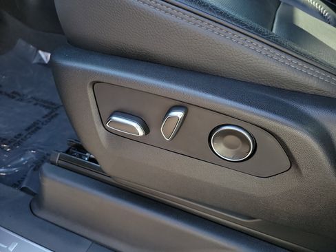 Used 2021 GMC Yukon Denali w/ Denali Premium Package image 25