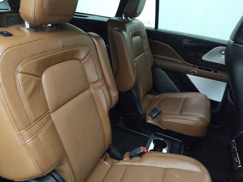 Used 2022 Lincoln Aviator Reserve w/ Equipment Group 201A RWD image 19