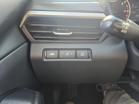 Used 2024 Nissan Altima 2.5 SV FWD image 15