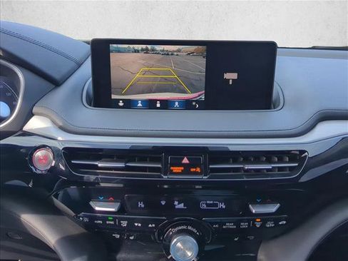 Used 2024 Acura MDX FWD image 17