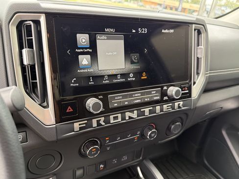 Used 2025 Nissan Frontier SV RWD image 22