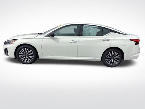 Used 2025 Nissan Altima 2.5 SV image 6