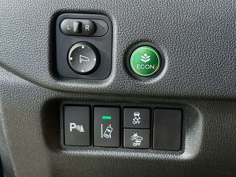 Used 2016 Honda Pilot Touring image 27