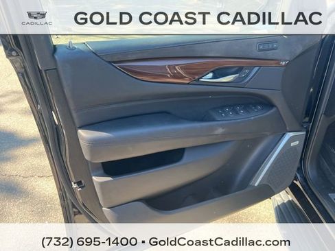 Used 2020 Cadillac Escalade Luxury AWD/4WD image 20