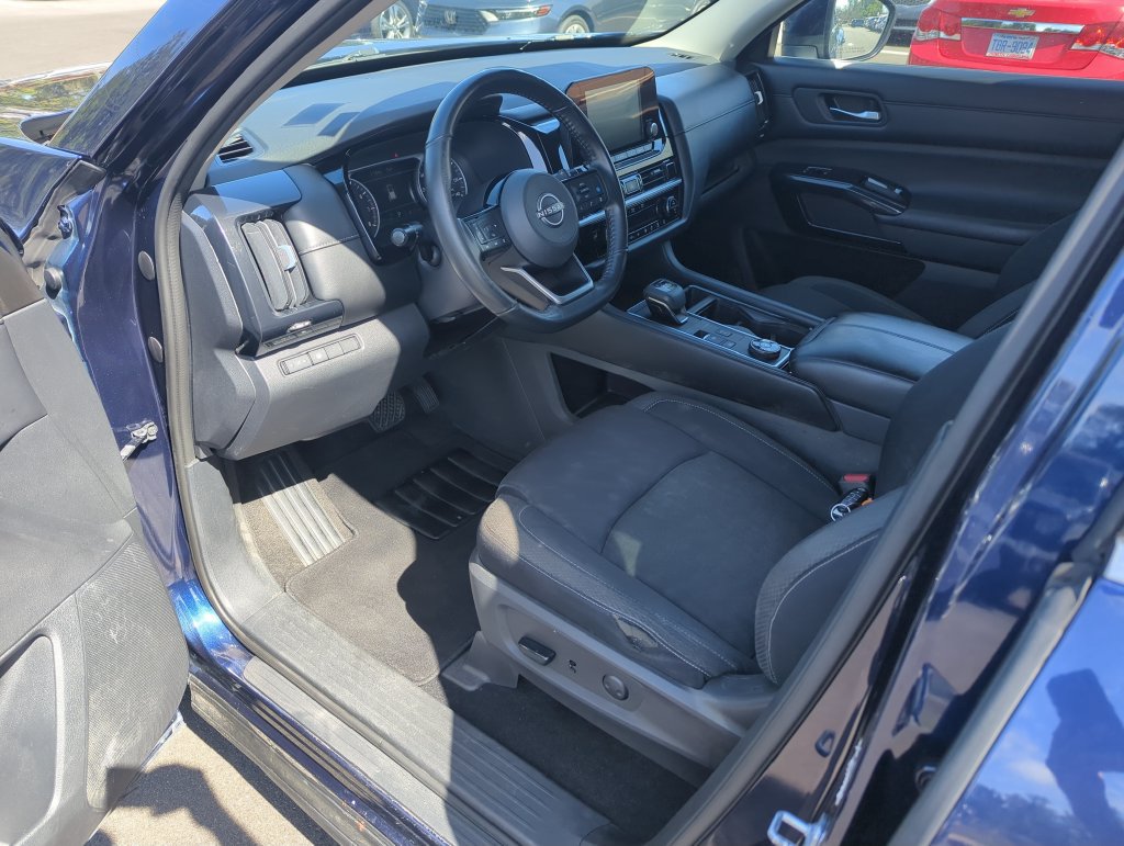 Used 2022 Nissan Pathfinder SV AWD/4WD image 11