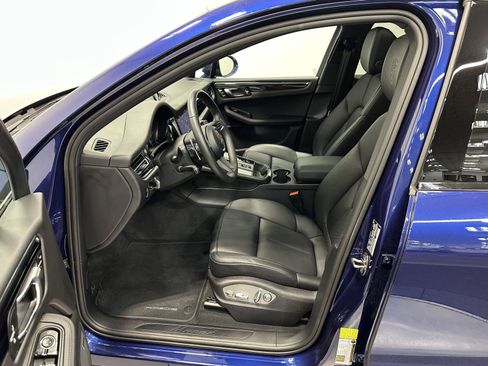 Certified 2026 Porsche Macan AWD/4WD image 17
