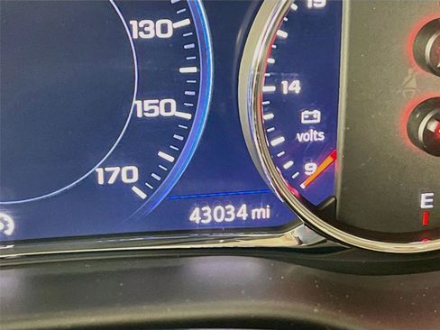 Used 2021 GMC Acadia Denali w/ Denali Ultimate Package AWD/4WD image 11