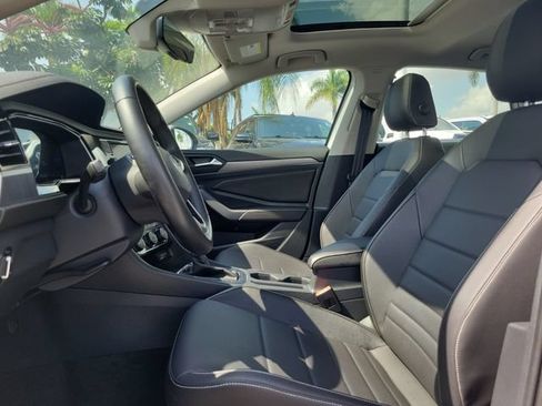 Used 2023 Volkswagen Jetta SE w/ Panoramic Sunroof Package FWD image 17