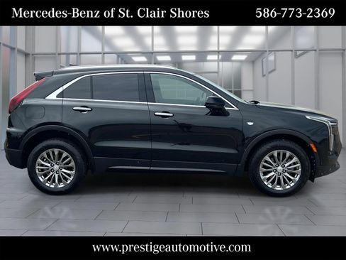 Used 2024 Cadillac XT4 Premium Luxury w/ Cold Weather Package FWD image 7