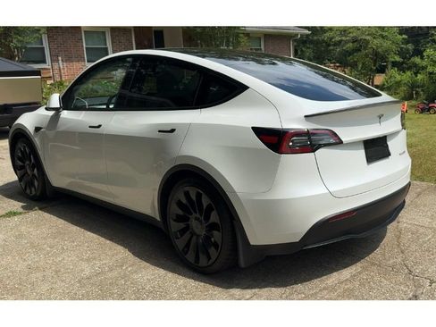 Used 2023 Tesla Model Y Performance AWD/4WD image 4