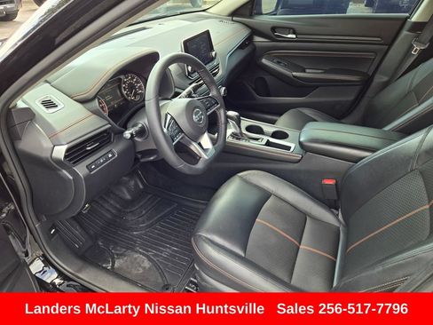 Used 2019 Nissan Altima 2.5 SR FWD image 17