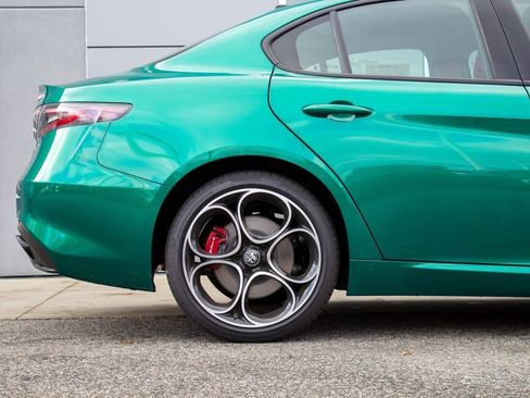 New 2025 Alfa Romeo Giulia AWD image 6