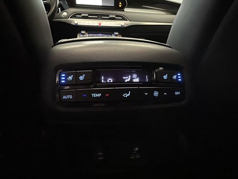 Used 2021 Hyundai Palisade Limited w/ Winter Package image 26