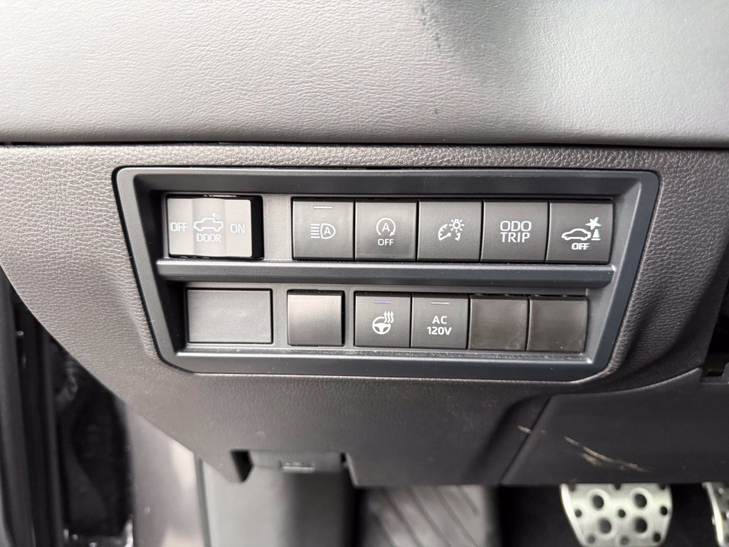 Used 2025 Toyota Tundra Platinum w/ TRD Off-Road Package AWD/4WD image 23
