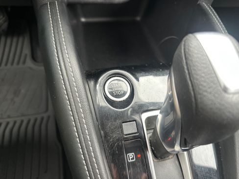 Used 2018 Nissan Kicks S FWD image 30