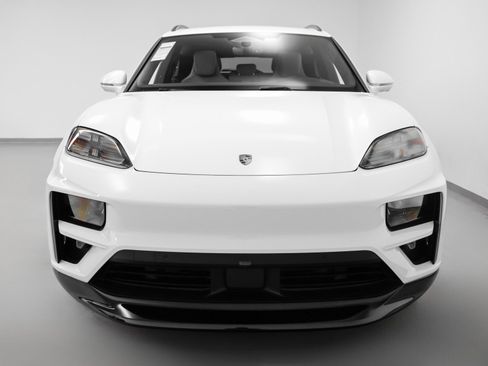 New 2025 Porsche Macan Turbo Electric image 8
