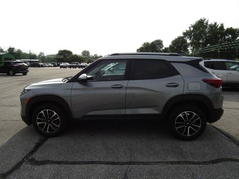 Used 2025 Chevrolet TrailBlazer LT FWD image 4