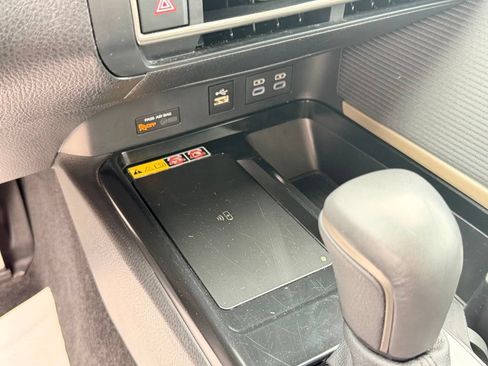 Used 2025 Toyota Camry SE FWD image 19